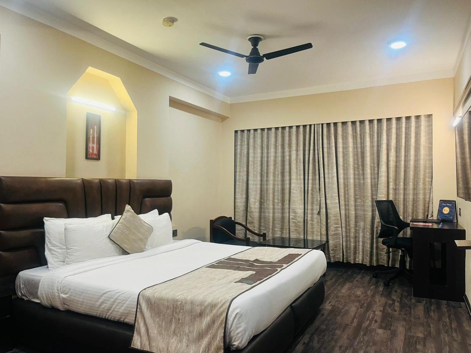 Hotel Rajmahal Гувахати Экстерьер фото